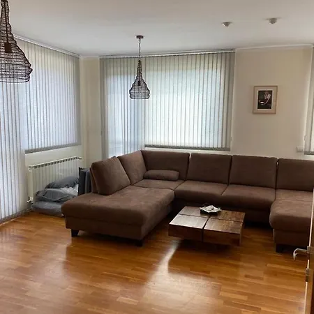 The Penthouse מלון דירות